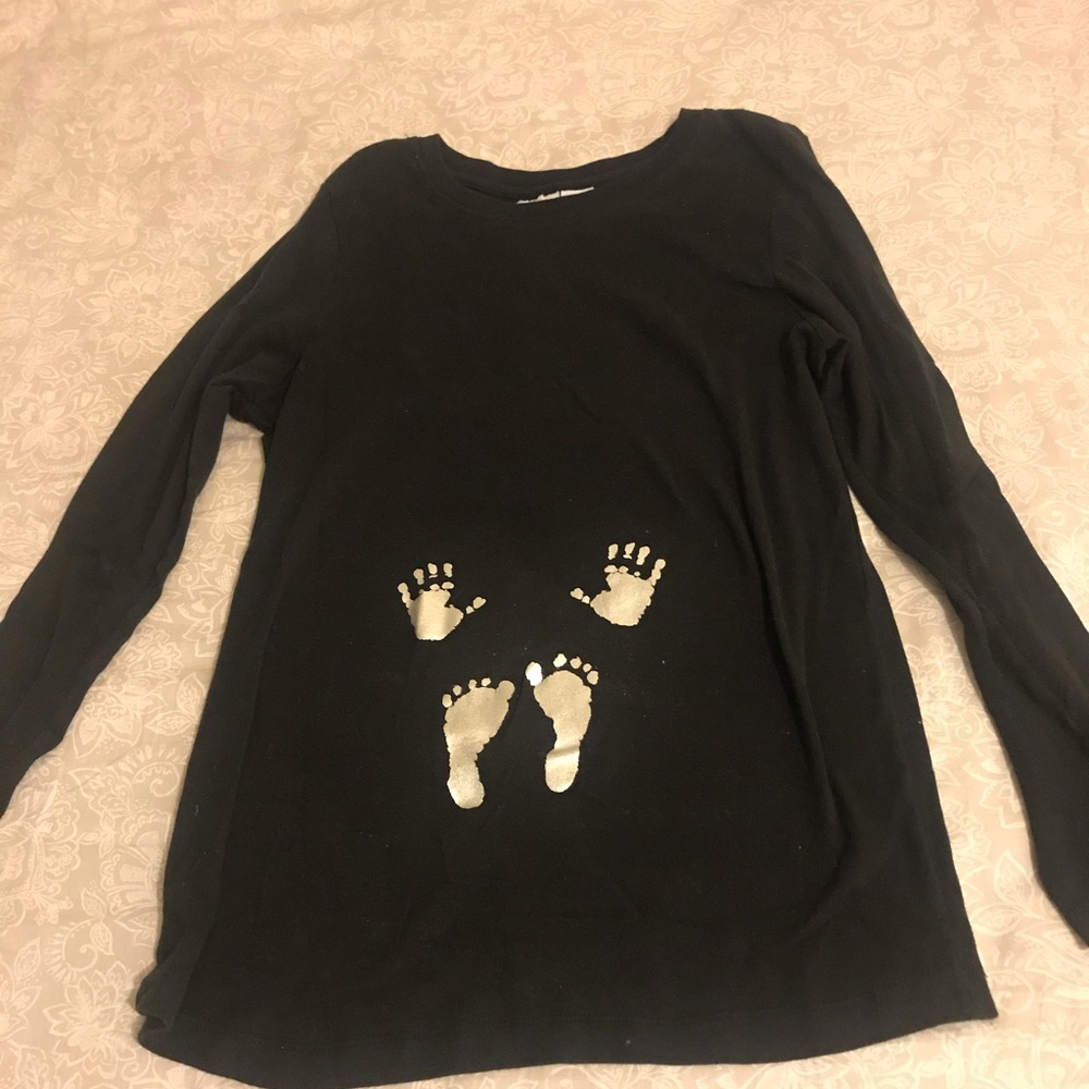 Maternity clothes.. like new